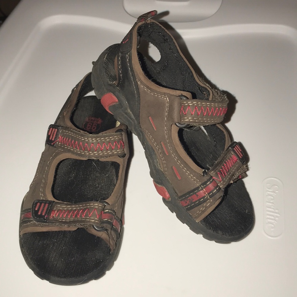 Route 66 Boys Sandals Velcro Brown EUC Size 10